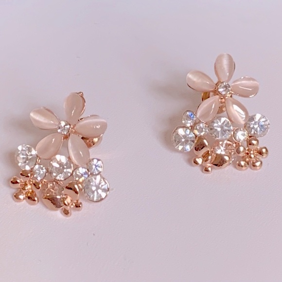 Pretty BlossomNecklace & Earring Set - Picture 3 of 6